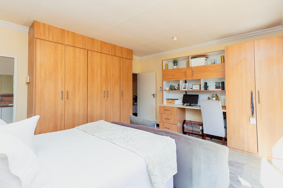 3 Bedroom Property for Sale in The Coves North West